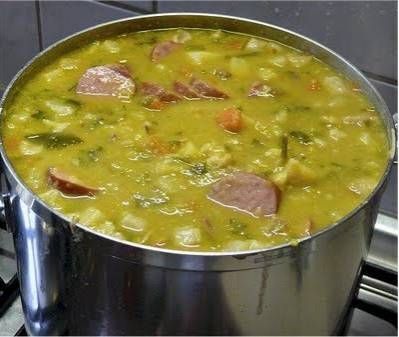 erwtensoep-goed-gevuld-overheerlijk-en-makkelijk